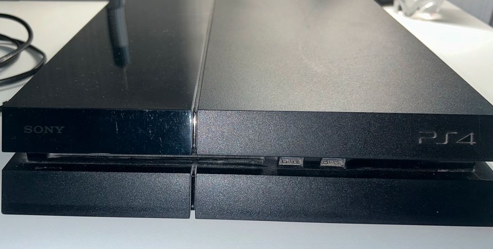 PlayStation 4 (500GB) mit weiteren Spielen in Rheinberg