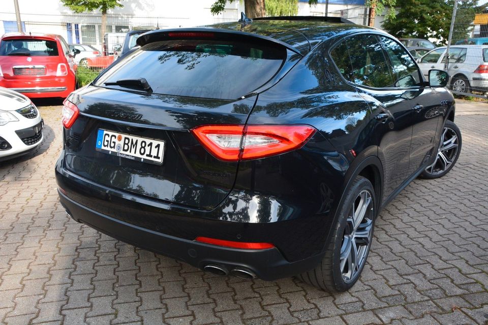 Maserati Levante 3.0 V6  Modena Auto 4WD in Düsseldorf