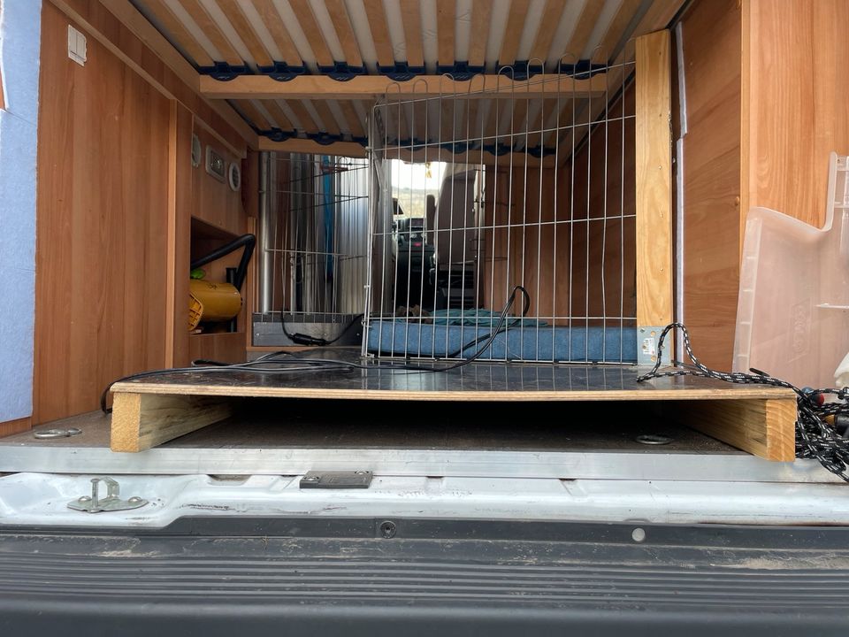 Hundebox Pössl Wohnmobil in Meiningen