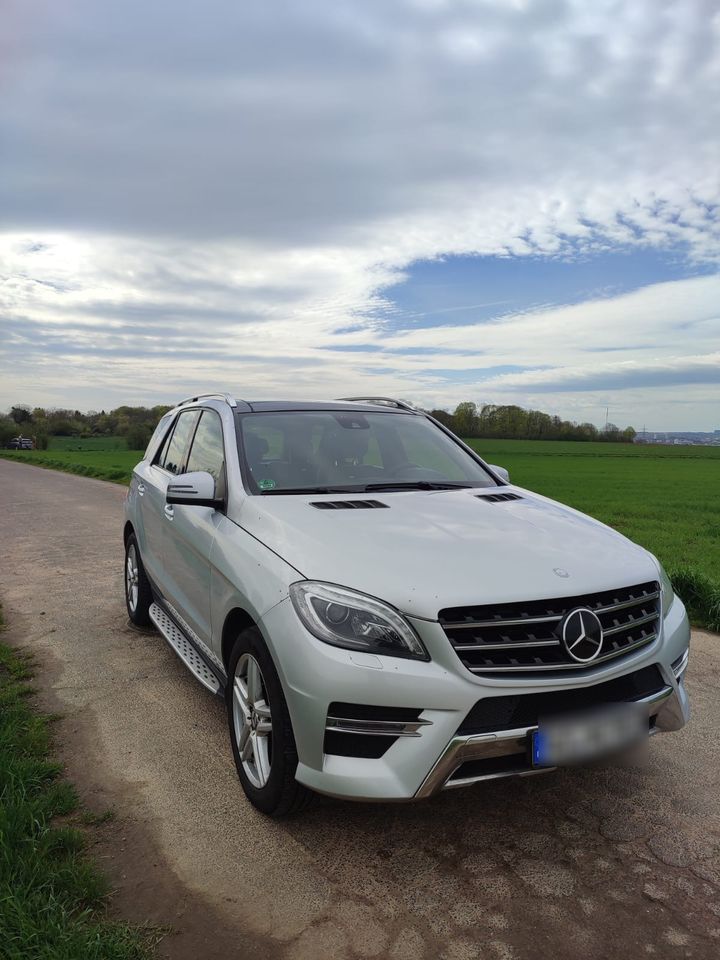 Mercedes-Benz ML 350 CDI~AMG~Pano~Distr.~Luftf.~Designo~Kamera~ in Wiesbaden