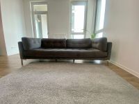LANDA 3-Sitzer Couch/ Gemütliches Wohnzimmer Sofa aus grauem Samt Berlin - Friedenau Vorschau