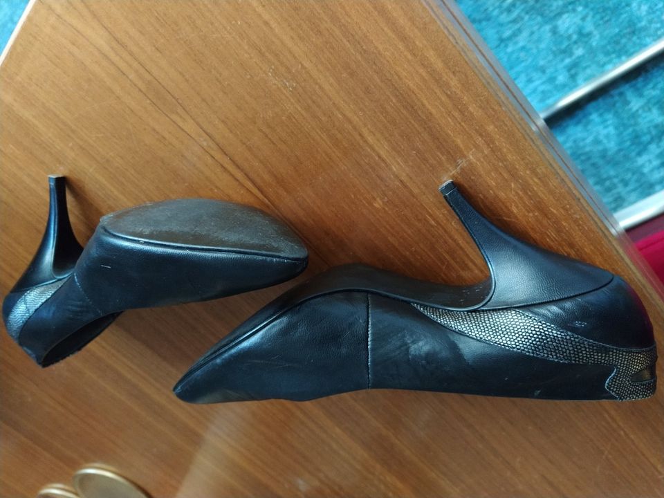 Damen Leder Schuhe Pumps Oswald Made in Austria schwarz Gr.37 in Berlin -  Steglitz | eBay Kleinanzeigen ist jetzt Kleinanzeigen