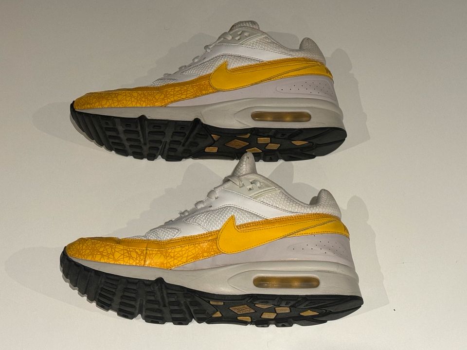 Nike Air Classic BW 316703-071 Gr. 42,5 Edition White Yellow Gelb in Berlin