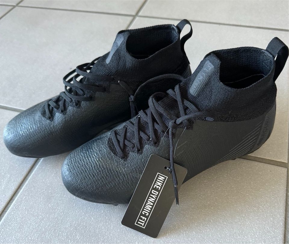 NIKE JUNIOR SUPERFLY ELITE NP 153,- Damen Fußball Gr. 37,5 BOOTS in Breisach am Rhein  