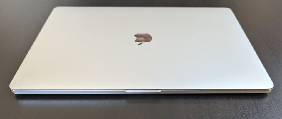 Apple MacBook Pro 16" 2019 Silber Touch Bar 16GB RAM - 512 GB HDD in Gießen