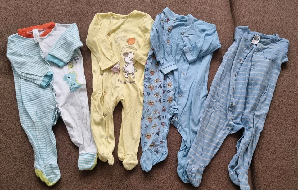 Babykleidung für kleine Jungen! Größe 74 in Holzminden