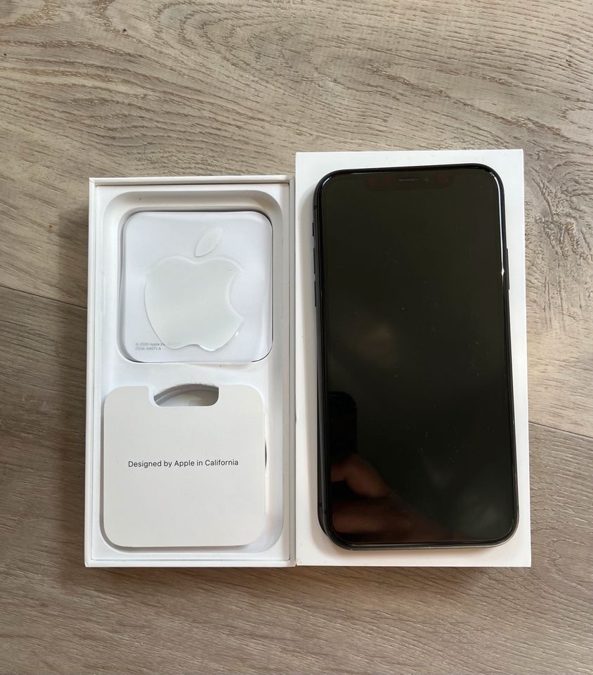 Apple IPhone 11 128 GB, guter Zustand in Gründau