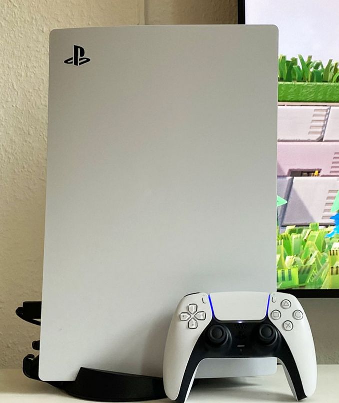 Sony PlayStation 5 - Inkl. 2 Controller und Pulse 3 in Bovenden