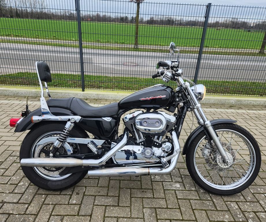 Harley-Davidson XL 1200 C SPORTSTER CUSTOM AMC AUSP+ HELM in Bawinkel