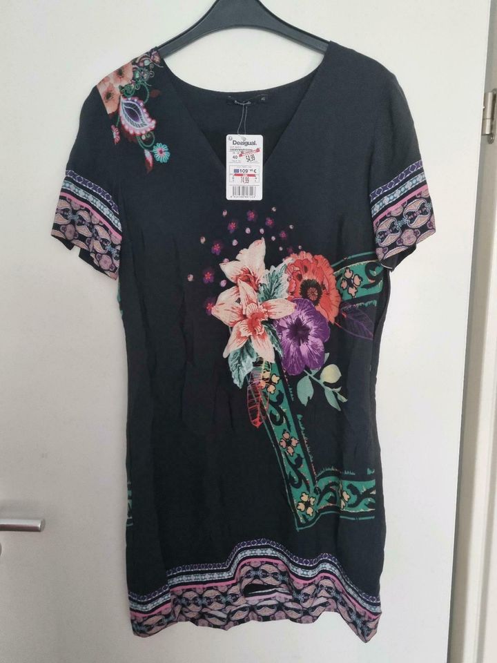 Desigual Kleid Damen Größe 40 Neu in Darmstadt