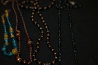 Vintage 4 alte Perlenketten, Modeschmuck,60er-70er Nordrhein-Westfalen - Olfen Vorschau