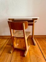 Schulbank Antik Schreibpult Kinderschreibtisch Stuhl Vintage Holz Berlin - Mitte Vorschau