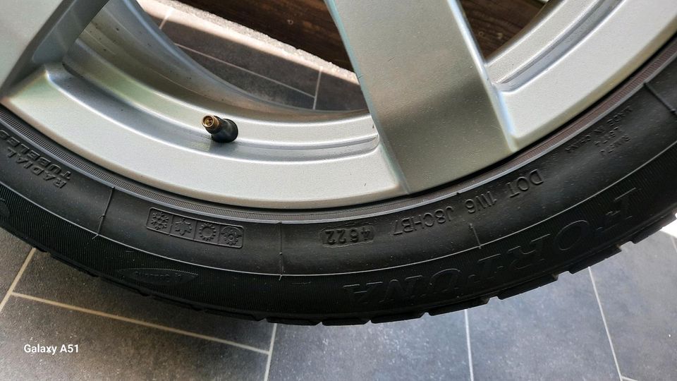 AUDI Alufelgen mit allwetterreifen 215/50R17/95W in Berlin