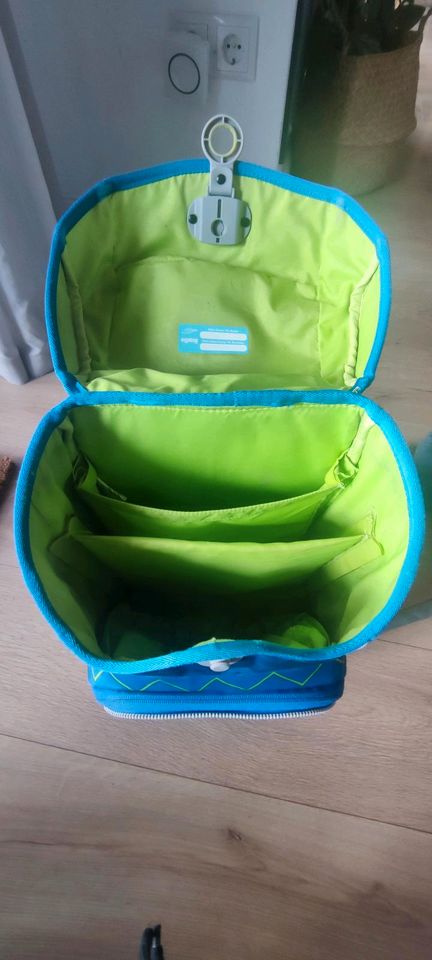 Ergobag Schulranzen/ Schulrucksack blau Fußball guter Zustand in Schulzendorf bei Eichwalde