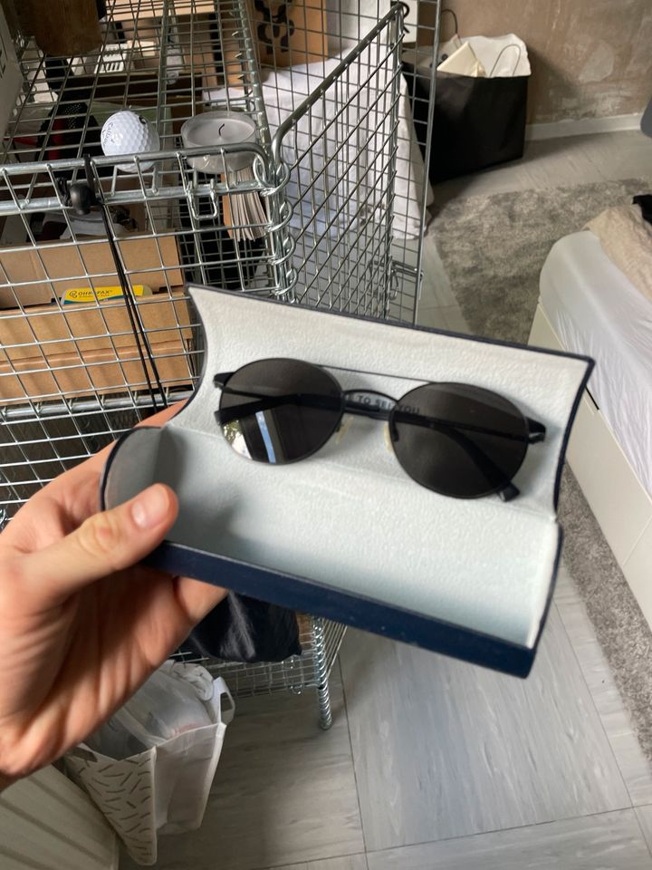 Sonnenbrille Warby Parker + Case in Berlin