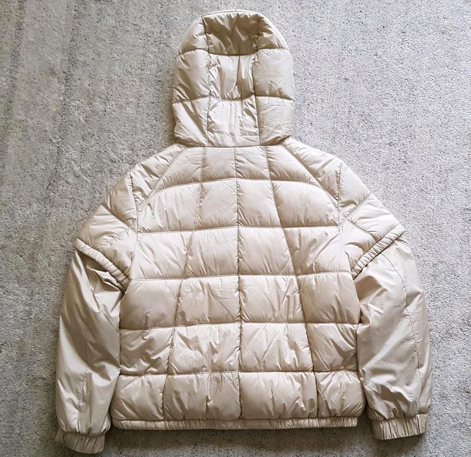 Esprit Winterjacke, ungetragen, Größe M, hellbeige in Ahlen