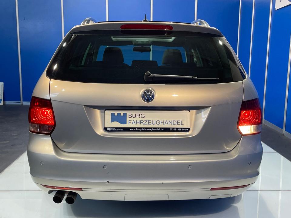 Volkswagen Golf VI Variant Highline 1.Hand *Bi-Xen*AHK*Pano in Nersingen