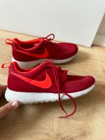 Nike mesh sneaker in rot / orange gr.38.5 Bayern - Hallbergmoos Vorschau