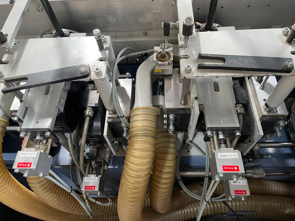 Kantenstreifenmaschine Kantenanleimmaschine Hebrock AKV 3006 DK in Kleve
