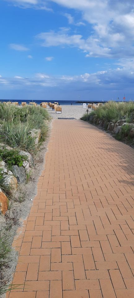 LAST MINUTE Fehmarn Südstrand Ferienwohnung, Ostseeblick, Balkon in Fehmarn