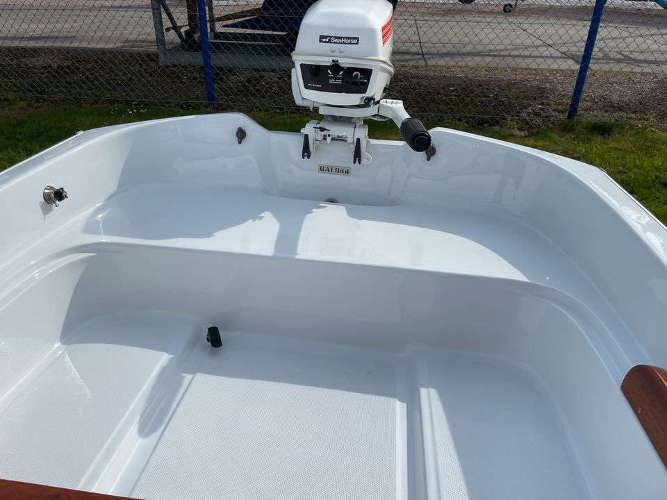 So gut wie neu Boston Whaler 9ft in Wuppertal