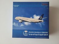 JET-X JX087 SAUDI ARABIAN AIRLINES Boeing 777-266ER Scale 1:400 Berlin - Zehlendorf Vorschau