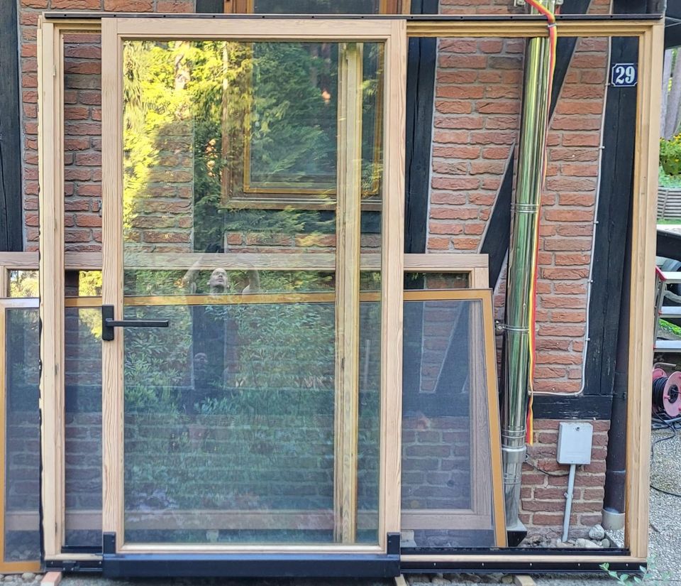 Fenster und Tür B256 H230 Doppelglas 4/4 m. Jalousie/Fliegentür in Jelmstorf