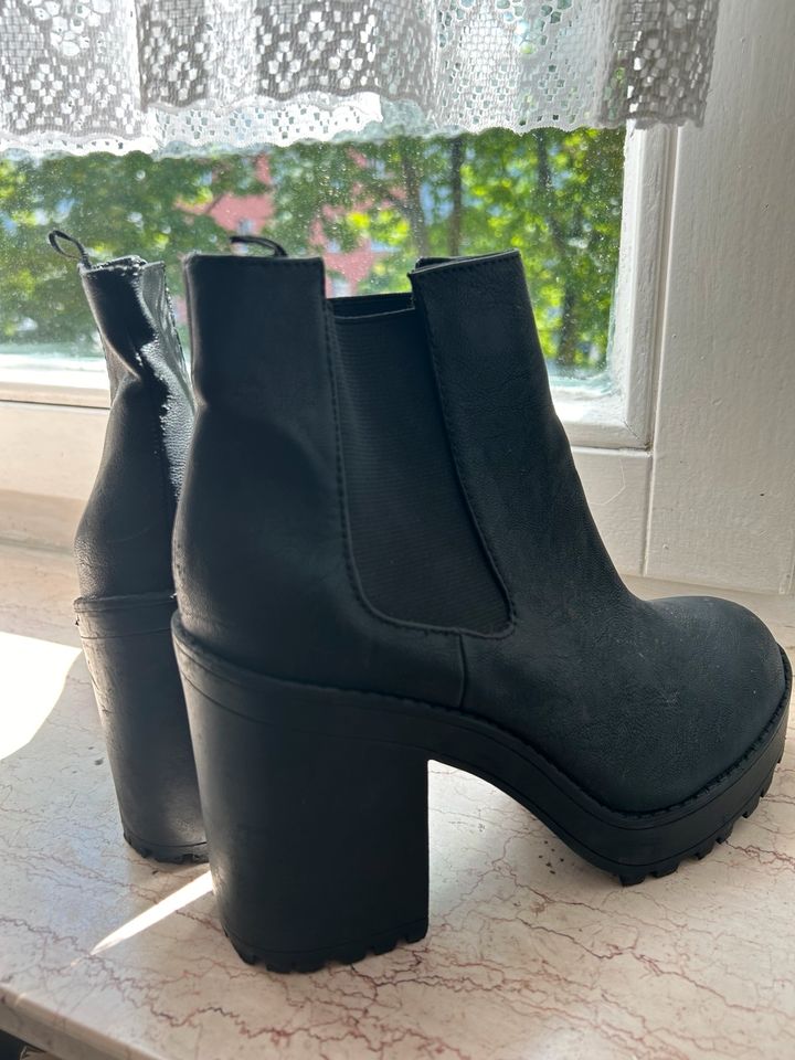 Schuhe Damen Stiefeletten in Düsseldorf