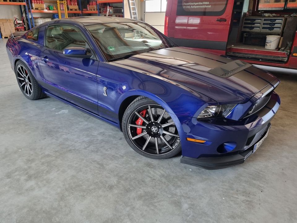 Shelby GT 500 5.8 L. Baujahr 2014 blau in Erligheim