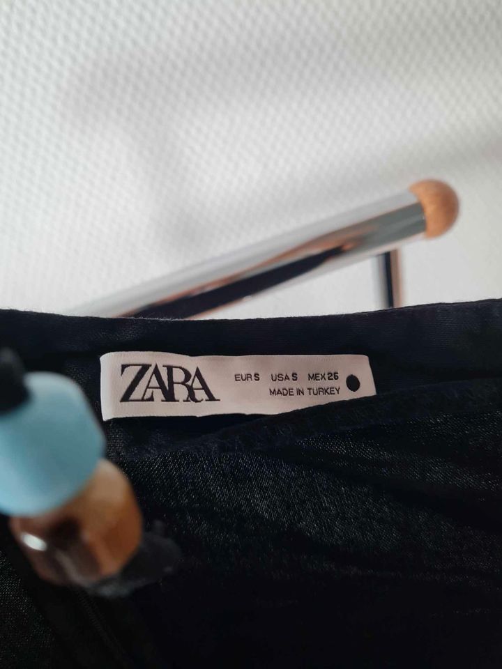 Sommerkleid von Zara, Größe XS/S 23% leinen in Moers