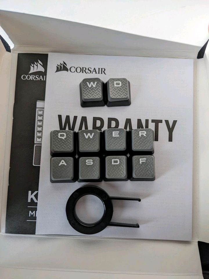 Corsair K95 RGB Platinum mit Cherry mx Brown Switches in Süsel