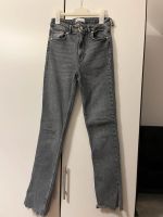 Graue Jeans mit seite schlitz Düsseldorf - Pempelfort Vorschau