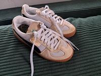 Puma Super Team Sneaker, Turnschuhe in Größe 37 Hessen - Burghaun Vorschau