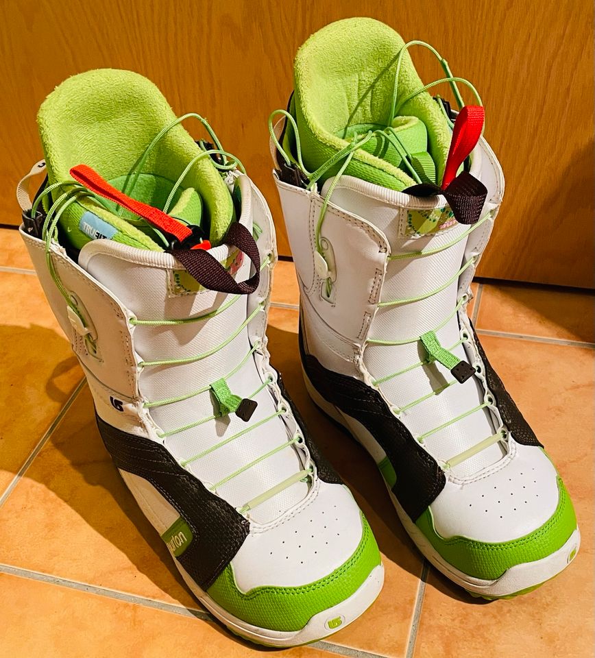BURTON 39 - 40,5  8,5  25,5 Damen Snowboard Schuhe Stiefel Boots in Oechsen