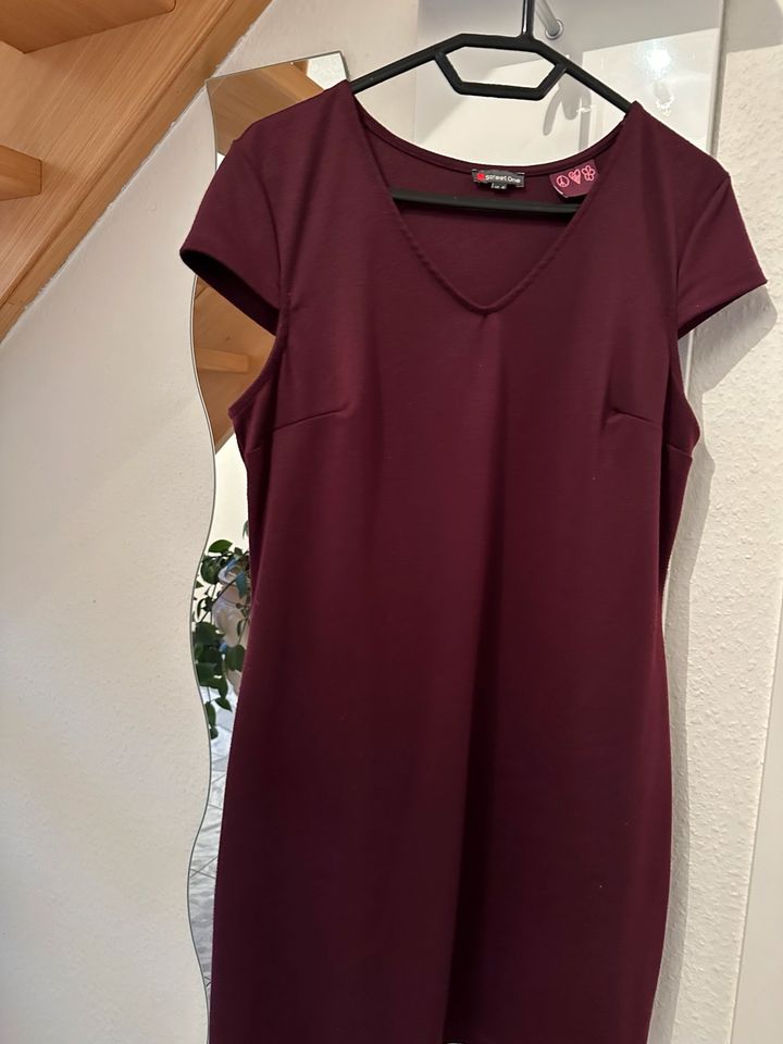 Kleid Gr 40 in Friesoythe