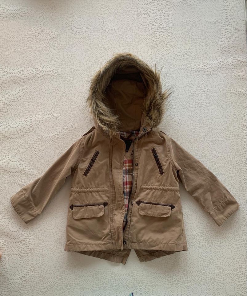 ZARA Baby Übergansjacke gr 86 braun in Bad Berleburg