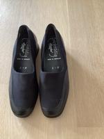 Damenschuh Slipper schwarz Größe 38 Niedersachsen - Cremlingen Vorschau