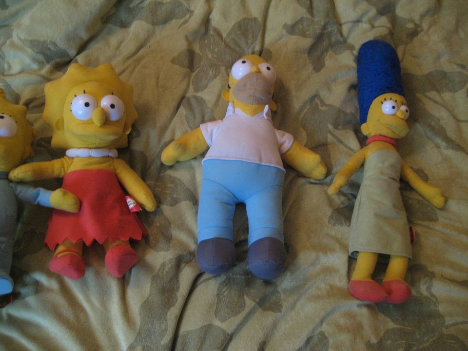 The Simpsons TV Serie Comic Plüschfiguren ( nicht Simson ) in Finnentrop