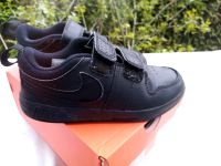 Nike Turnschuhe Gr. 29.5 schwarz Sport Sportschuhe Aubing-Lochhausen-Langwied - Aubing Vorschau