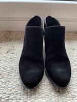 Ara Damen Stiefeletten Ankle Boots Gr.39/6 schwarz Rauleder TOP Hessen - Idstein Vorschau
