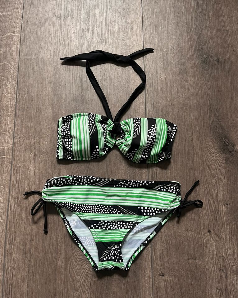 Bikinis Gr.36/38 top in Biberach an der Riß