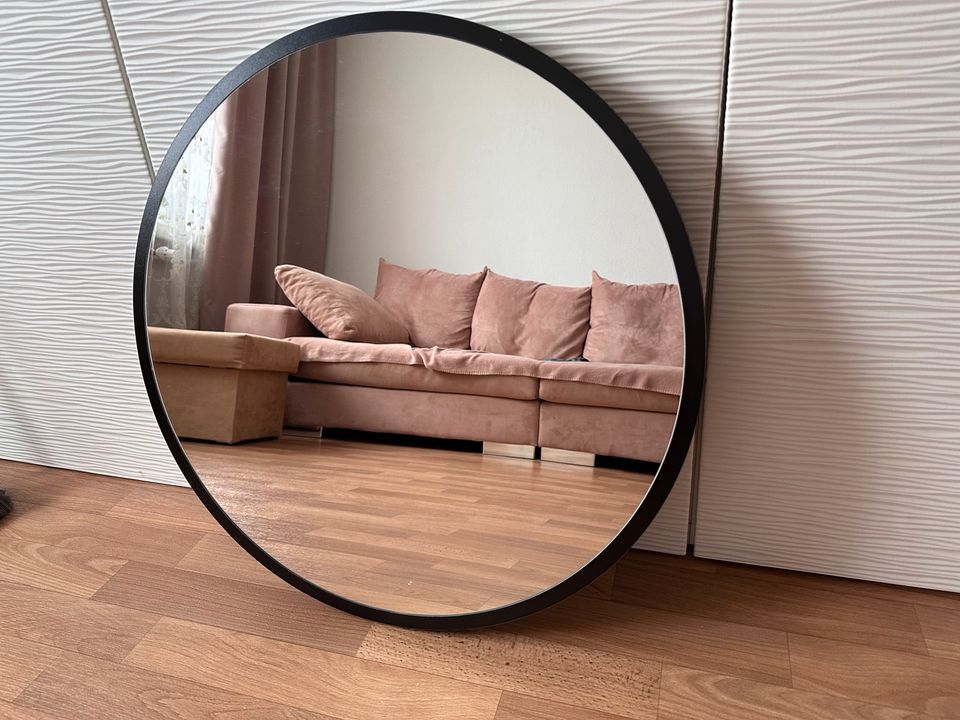 Spiegel im minimalistischen Stil zu verkaufen in Dresden