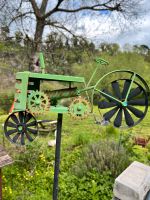 Gartenstecker Metall Traktor 140 cm Trecker Grün Windspiel Hessen - Runkel Vorschau