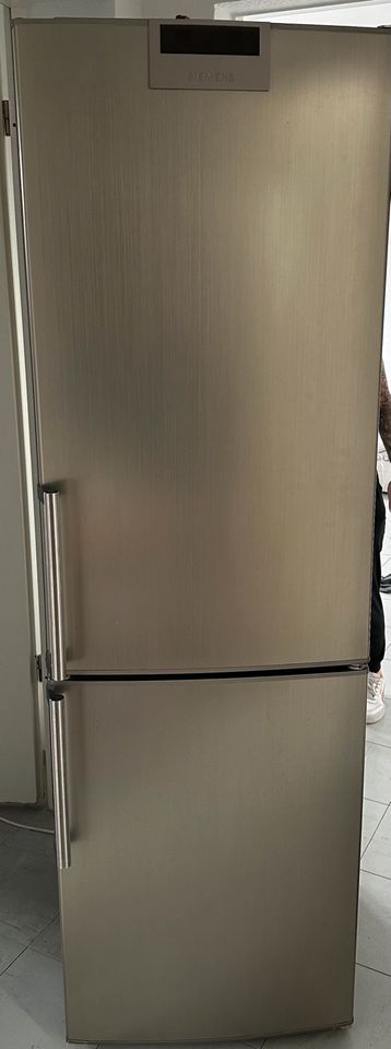 Siemens  Kühlschrank mit Gefrierschrank in Potsdam
