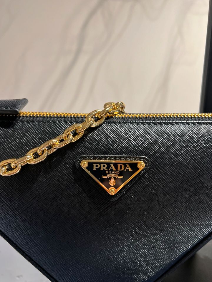 PRADA BAG LEDER in Düsseldorf