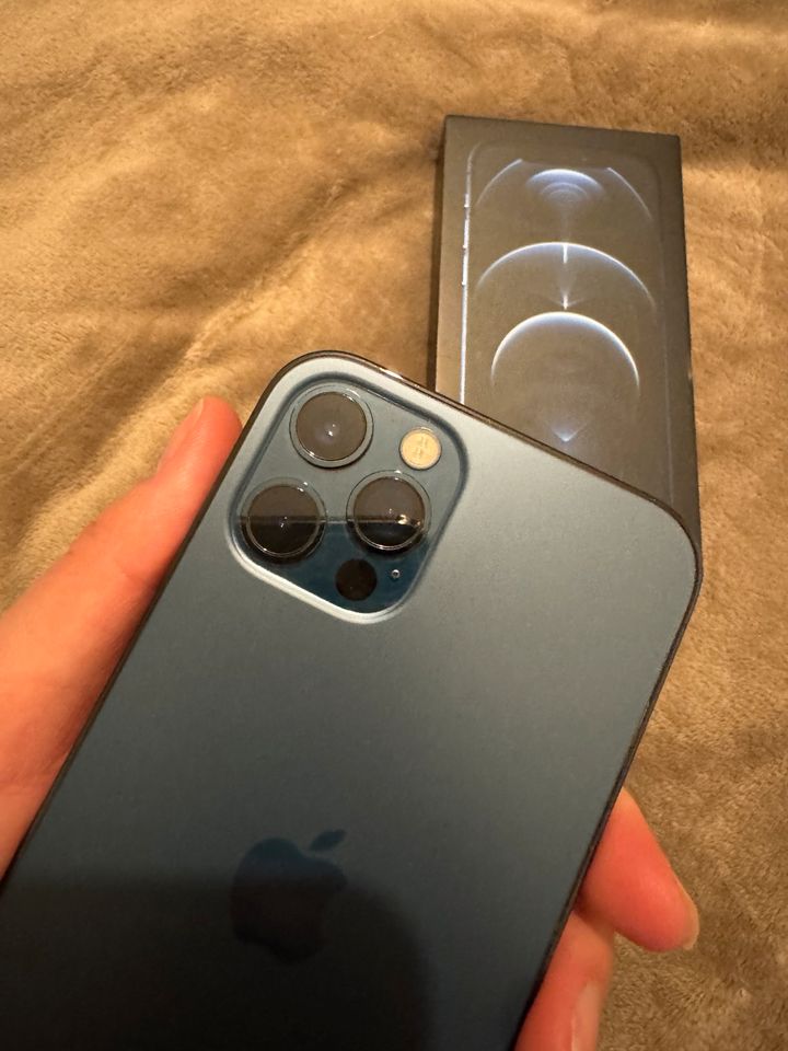 iPhone 12 pro 512 pacific blau in Bremen