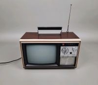 Alter schwarz weiß Fernseher von Sharp SQ-46D TV tragbar Rarität Berlin - Köpenick Vorschau