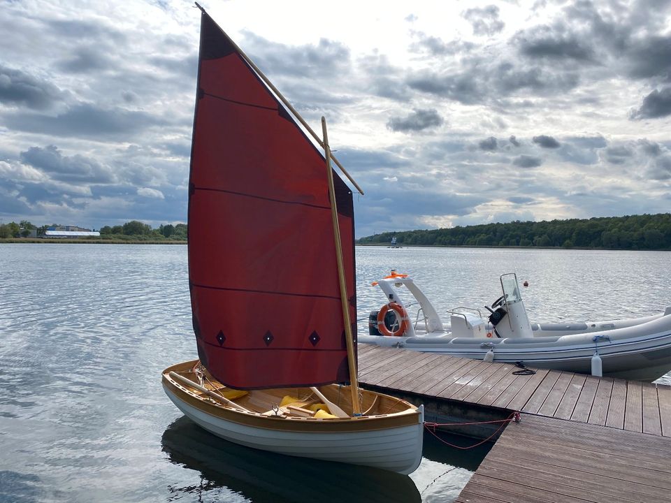 Holzboot, Segelboot, Ruderboot, Beiboot, Dinghy, Segelyacht in Frankfurt (Oder)