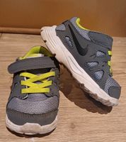 Nike, Sportschuh, Sneaker, Gr. 22 Nordrhein-Westfalen - Harsewinkel - Marienfeld Vorschau