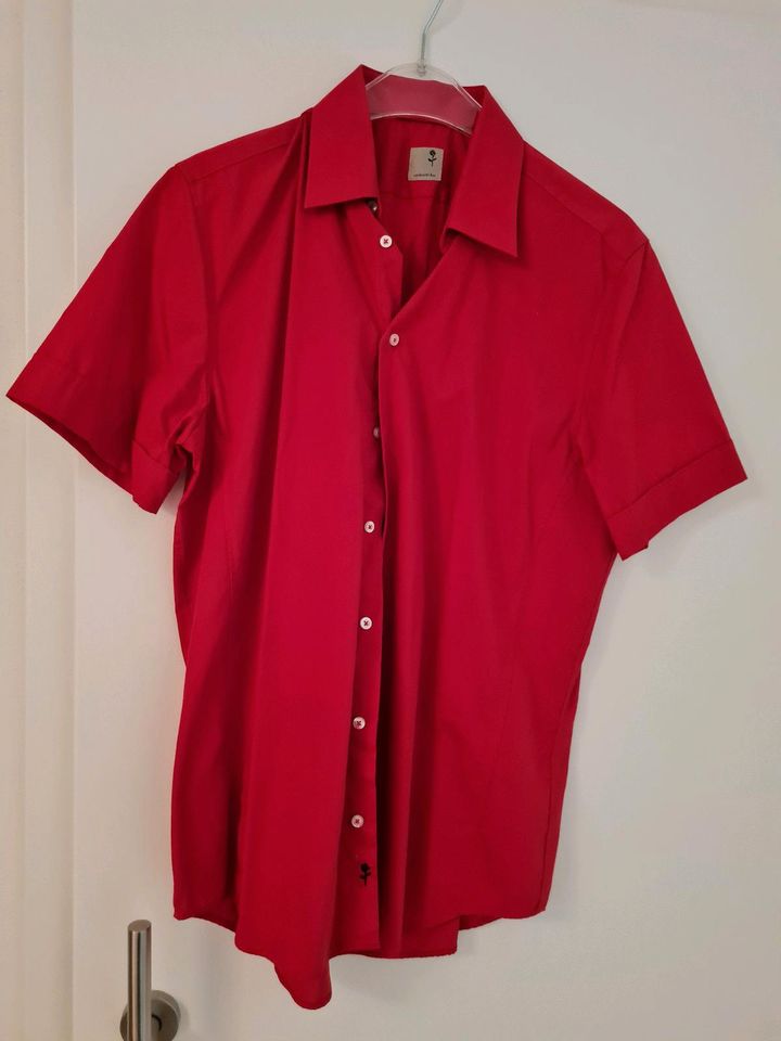 Hemd kurzarm, rot, Größe 39 in Falkenberg